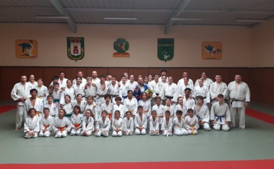 Marie-Claire RESTOUX pour un entrainement exceptionnel au DOJO de Neuville le 01/05/2026